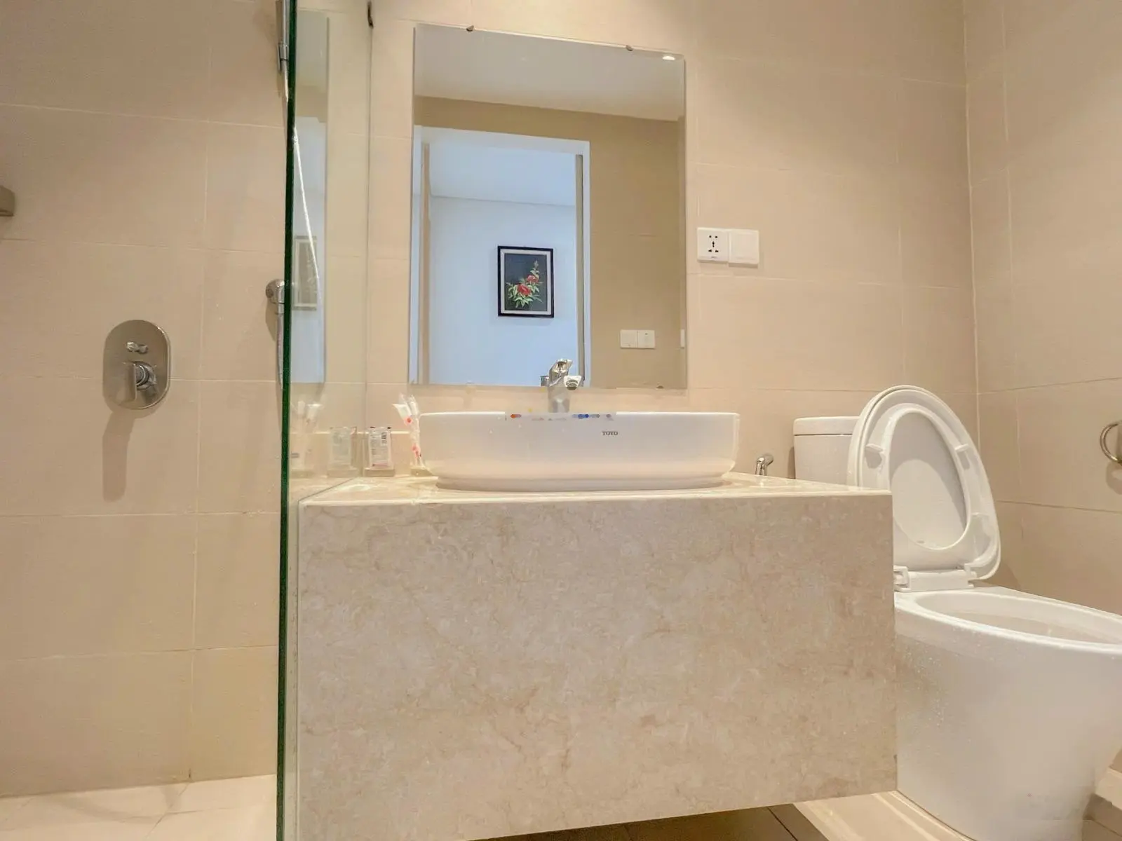 Chính chủ bán căn hộ 2PN Sát biển-Gold Coast Nha Trang, view biển và nội thất đẹp. Tầng cao mát mẻ