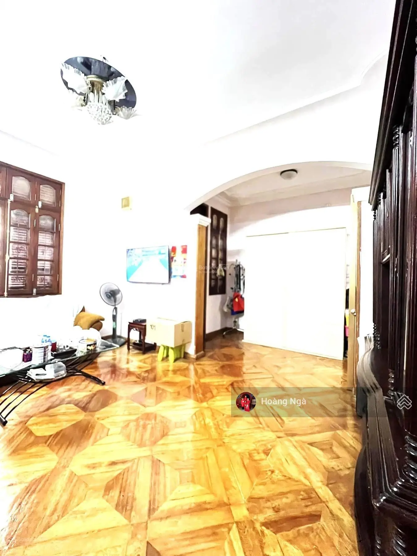 Biệt thự Hoàng Cầu, 88.8m2 x 5 tầng, MT 6.1m, 15.3tỷ. 20m ra phố, 60m ra hồ. LH: 0948 358 ***