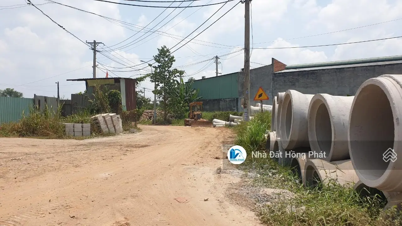 Xưởng bán DT 1000m2, mặt tiền nhựa 10m, gần ngã 3 Giồng, Xuân Thới Thượng - Hóc Môn