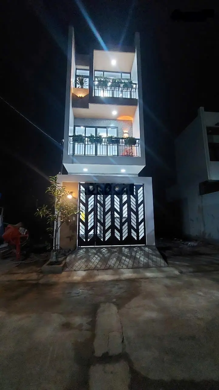 Bán Nhà 1trệt, 2lầu hẻm 47 Trường Lưu, P. Long Trường- TP. Thủ Đức.