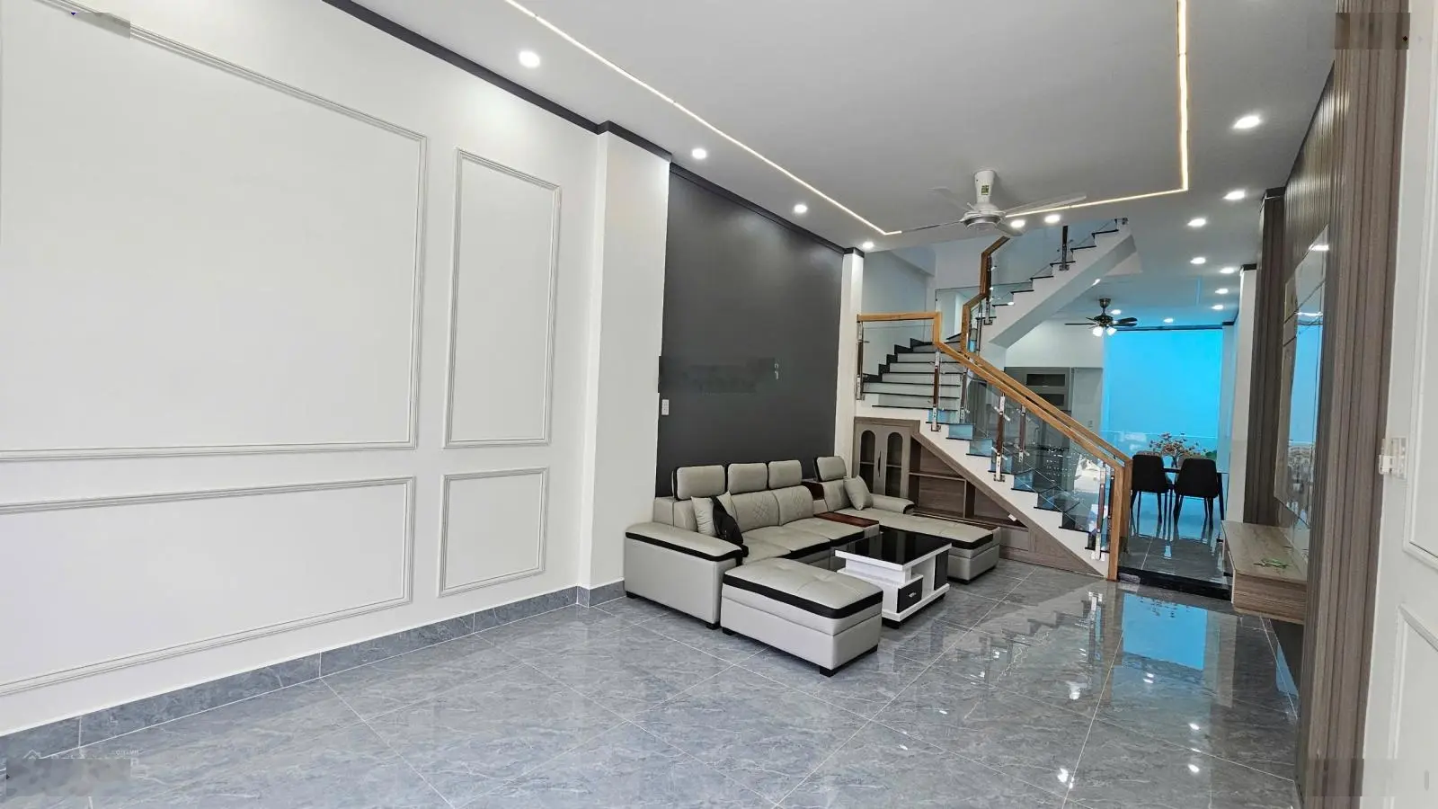 Nhà Mặt Tiền Kinh Doanh: 4Tỷ200_72m2 Nhà 1 Trệt 1 Lầu KDC Phú Hồng Thịnh 8, P.Bình Chuẩn, Thuận An