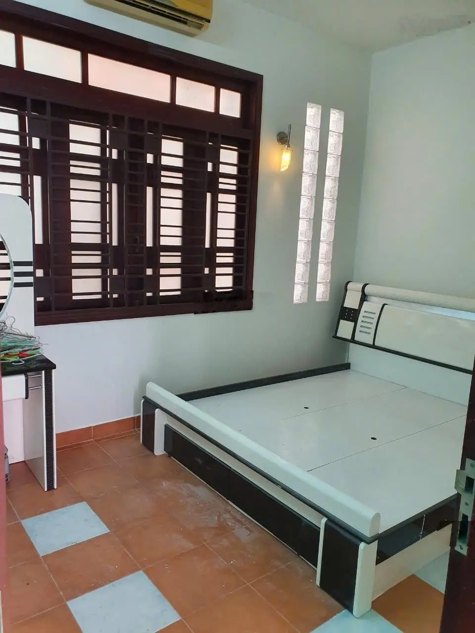 HOT! Mặt tiền khu K300, P. 12 quận Tân Bình 4.2x20m (84m2) nhà 5 tầng lầu, thu nhập 40tr/thg