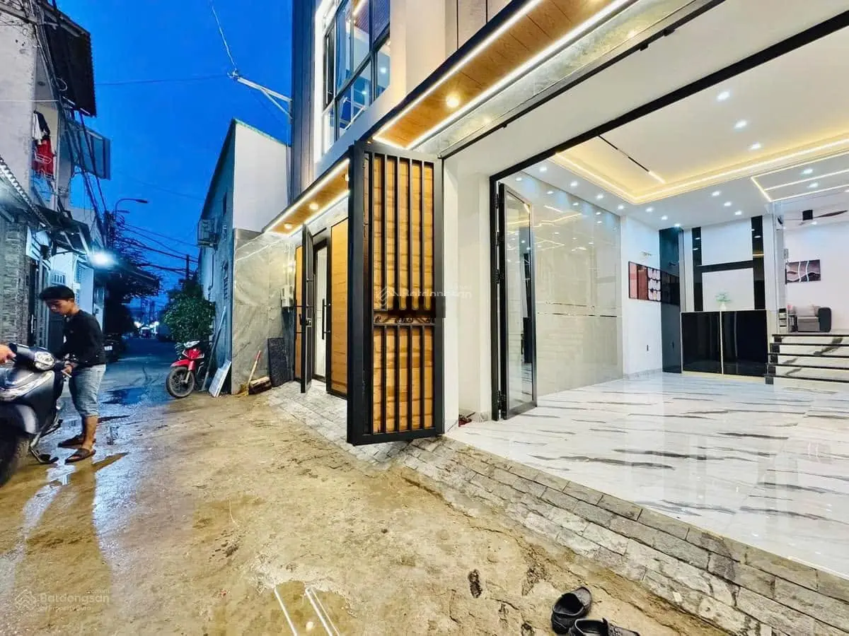 Nhà mặt tiền đường Phan Văn Trị, Phường 7, Quận 5. DT 60,2m2. Đang cho thuê 17tr/tháng