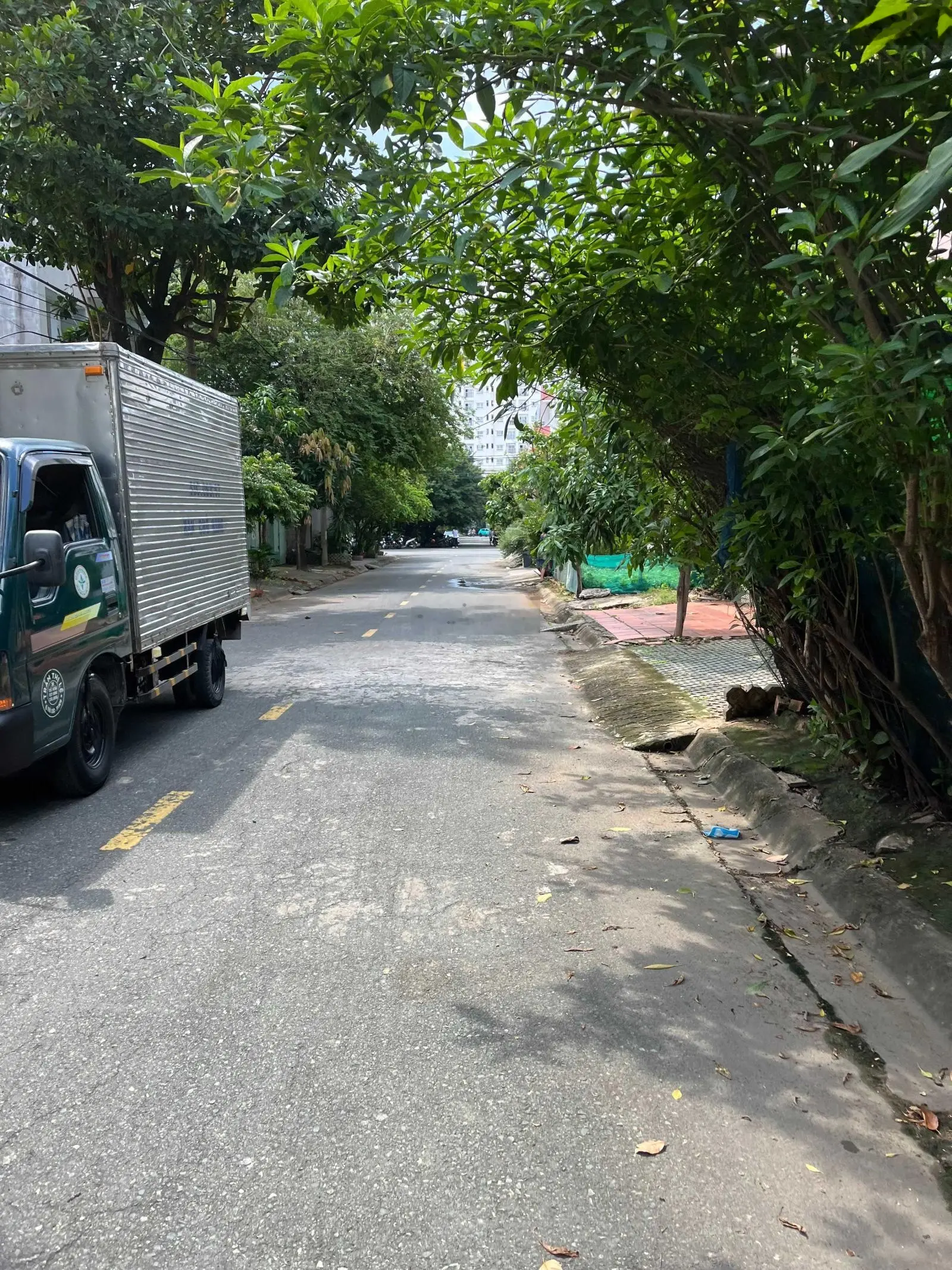 Bán nhà mặt đường 12m thông thoáng H- Nam , 2 tầng