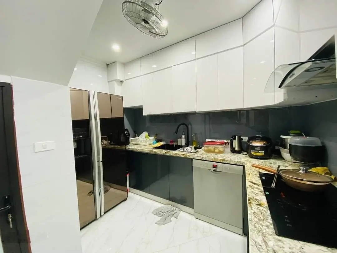 Mặt tiền 5m 5 tầng view chung cư - cạnh trường An Hưng - thông ra Lê Quang Đạo - Thiên Văn Học