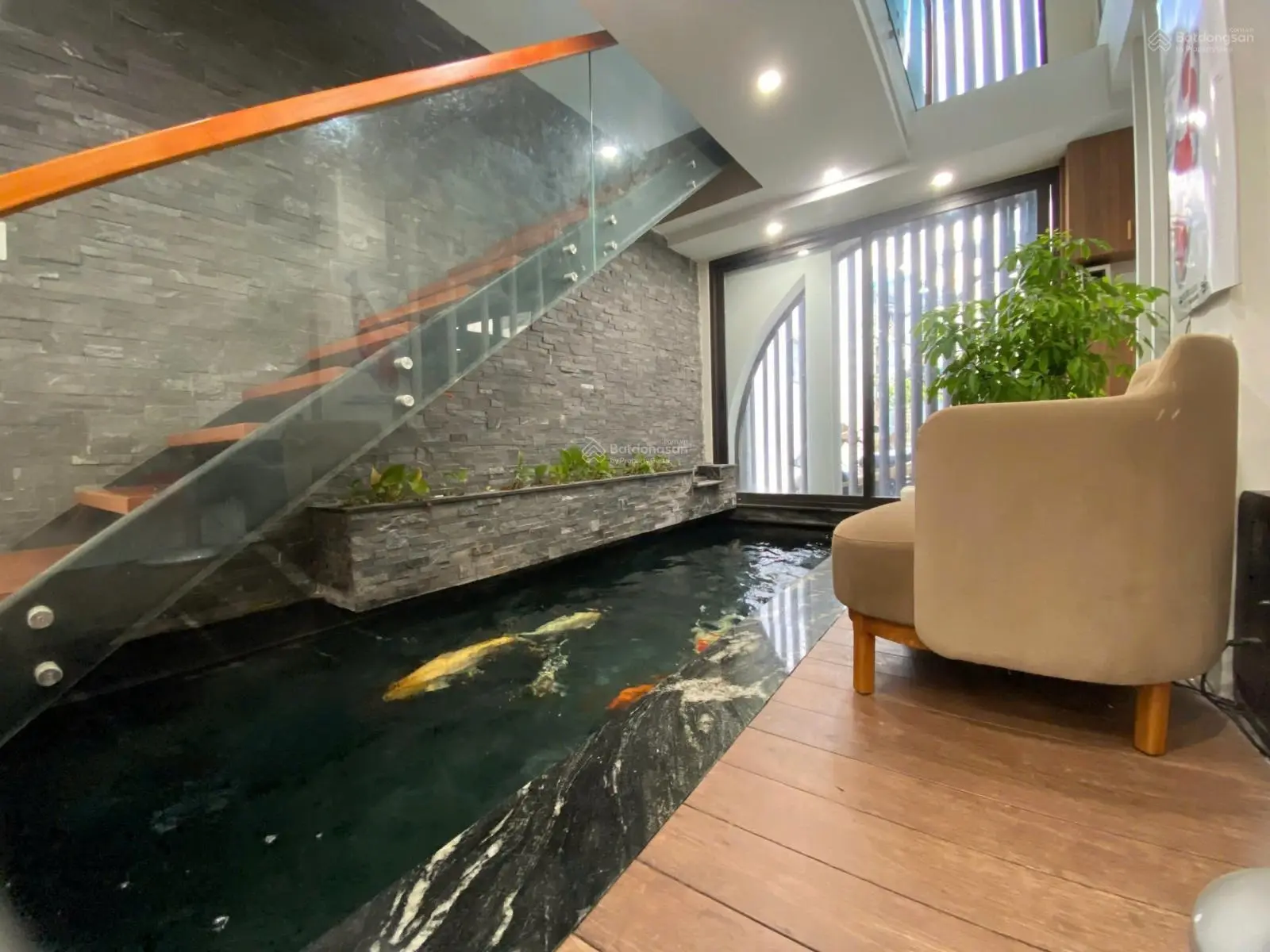 Nhà siêu đẹp vào ở ngay! HXH Hoàng Văn Thụ, p8 (4,5x22m) sẵn 5 Tầng (thang máy) chỉ 19,9 tỷ