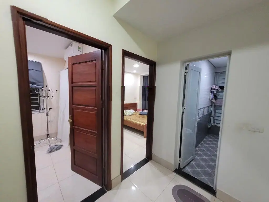 Bán nhà phùng khoang, 44m- mt5m- 5 tầng, cách ô tô tránh 3m, ,xe 4 chỗ đỗ cửa- Lô góc