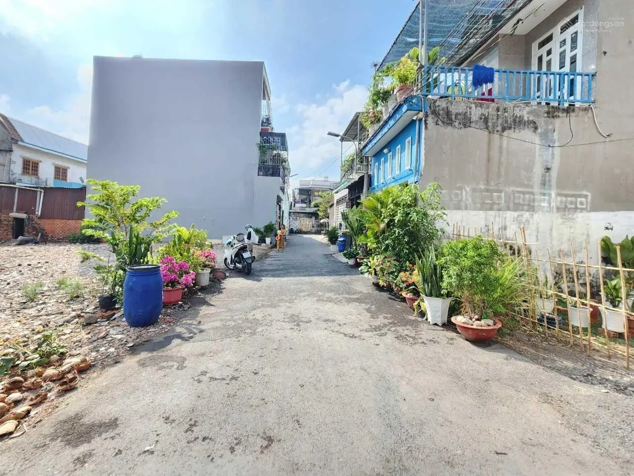 2 tỷ 7 Bán đất cách đường Nguyễn Thái Học 100m, P. Dĩ An, TP. Dĩ An