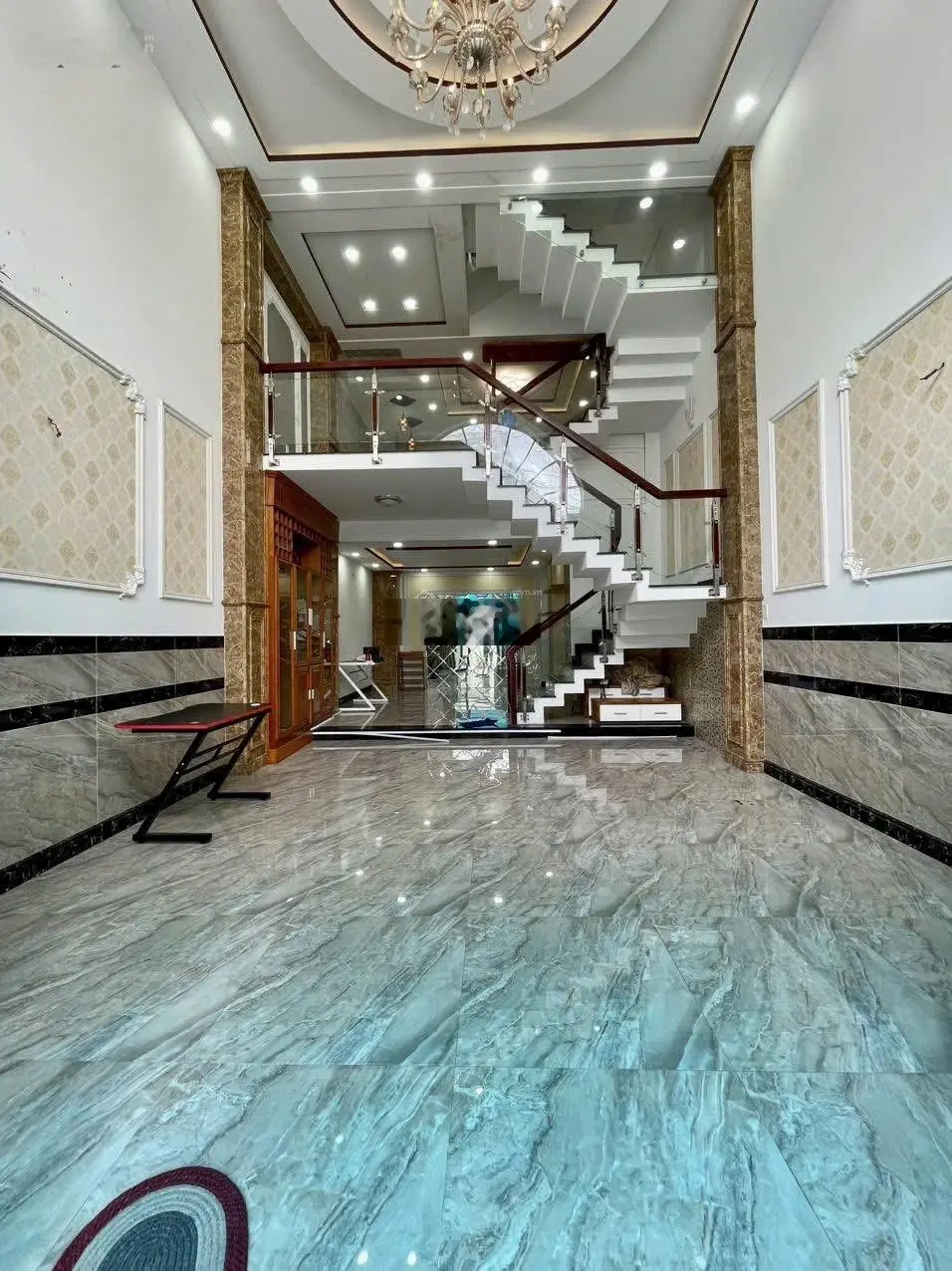 Vợ chồng tôi bán nhà Điện Biên Phủ-Q10, gần Vincom 3tháng2. Giá 3tỷ970/86,6m2 đang cho thuê 28triệu