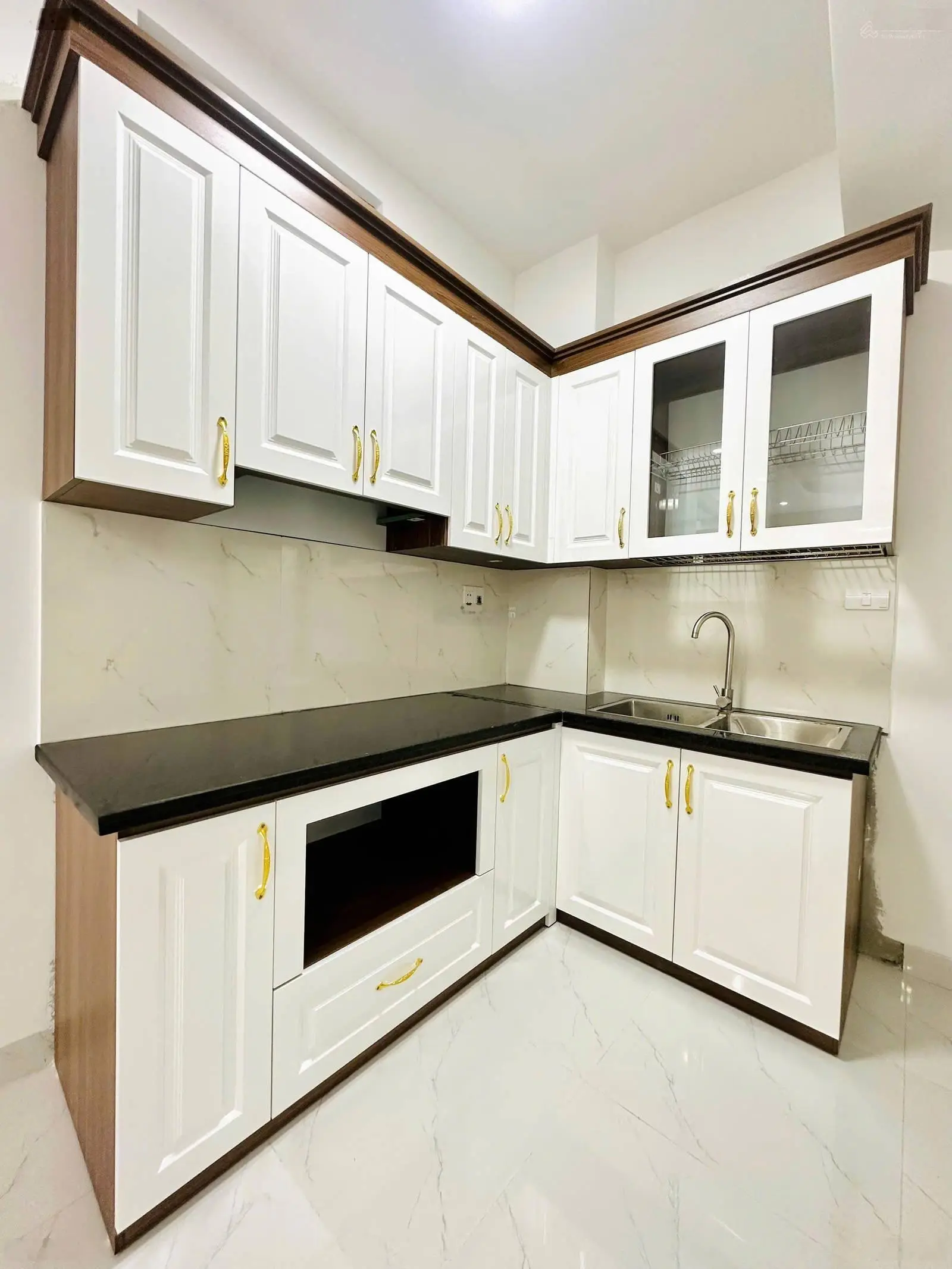 Nhà bán xây mới hiếm Định Công Hoàng Mai 32m2 5T MT 5m gần trường chợ giá rẻ sổ đỏ riêng chỉ 5.5tỷ