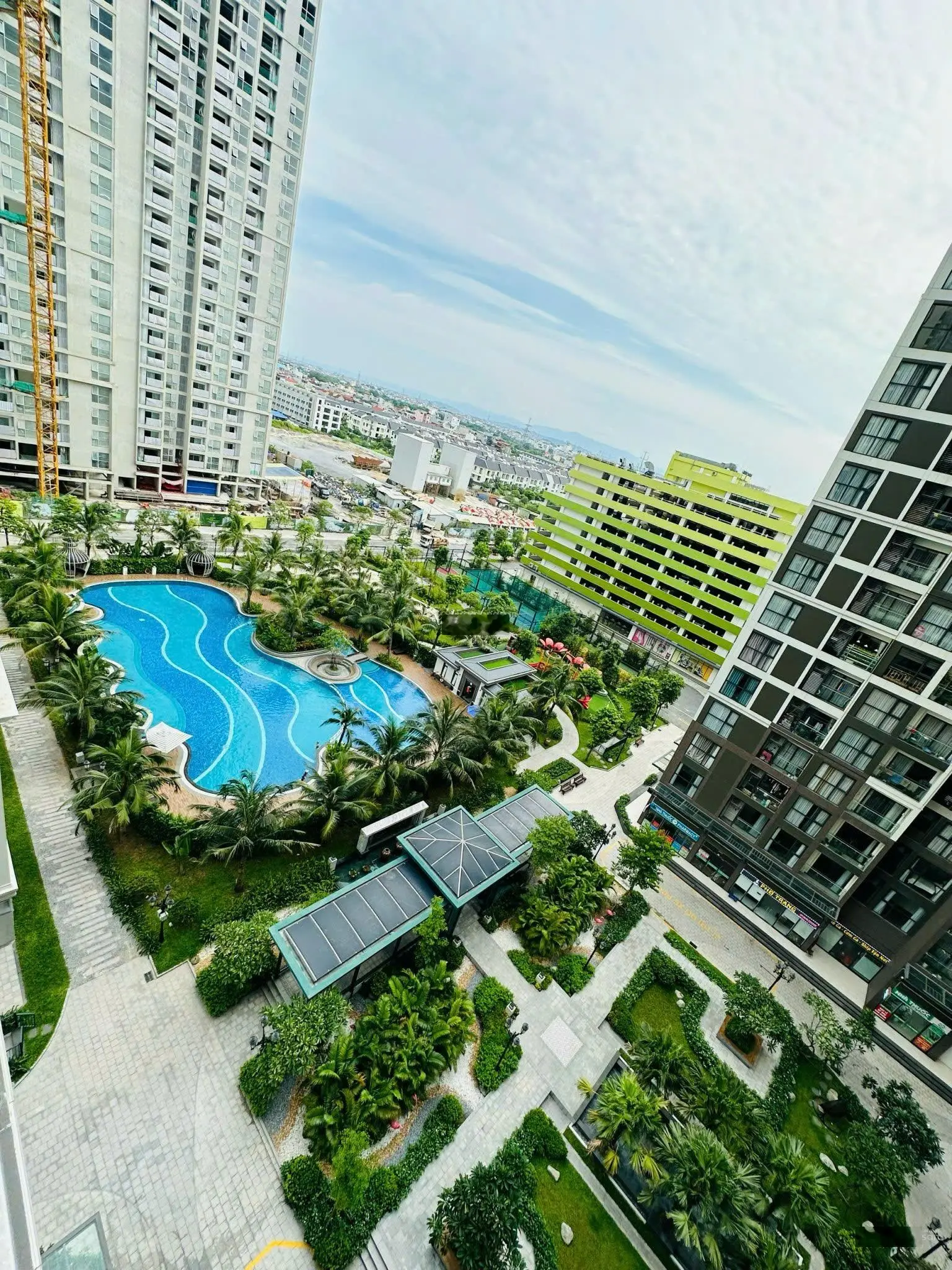 Giá tốt, 4,6 tỷ/ căn 60m2 toà TK2. Căn góc view bể bơi