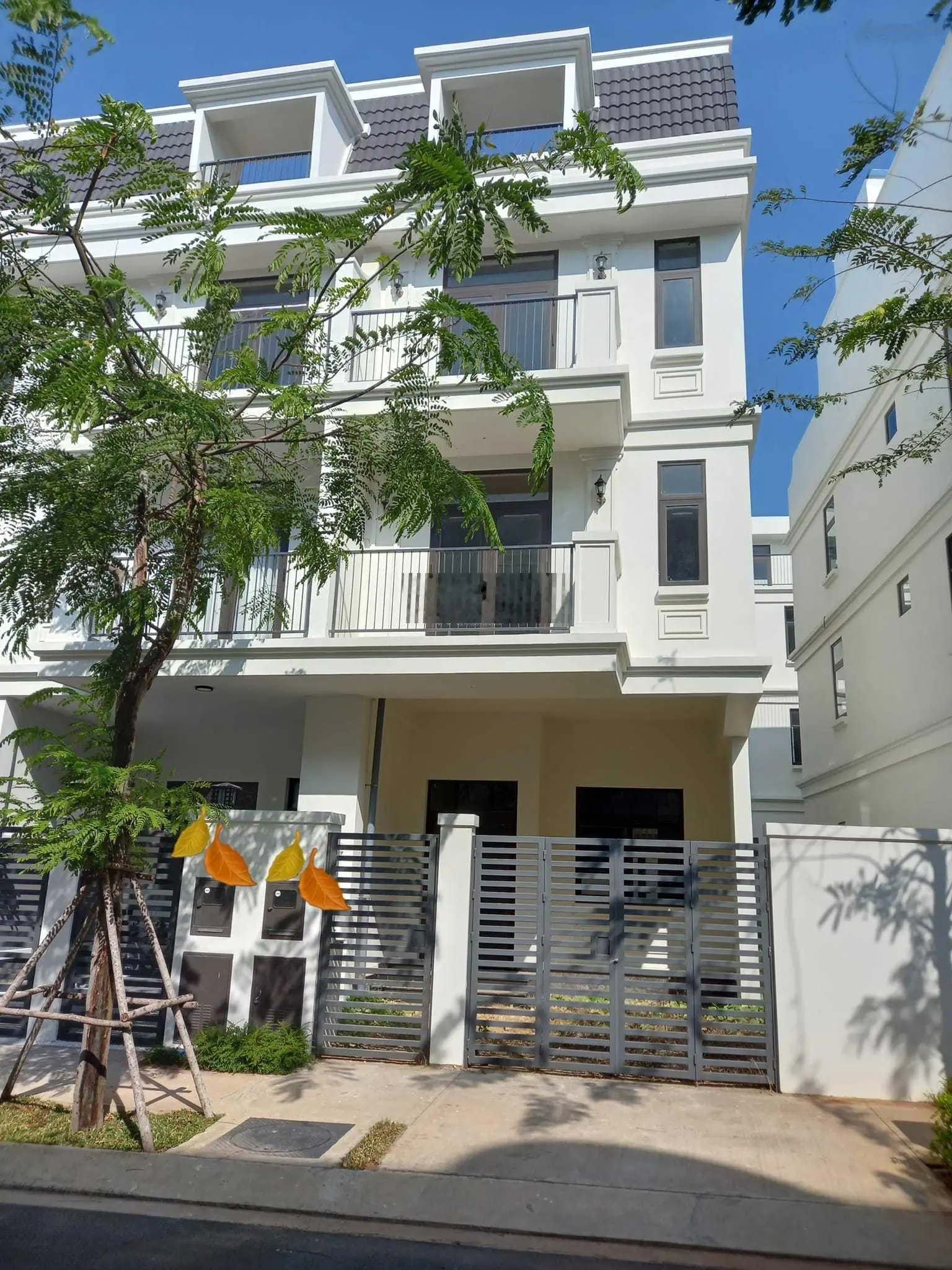 Nhà phố Lavida (Căn góc mảng xanh), giá 5 tỷ bao hết thuế phí