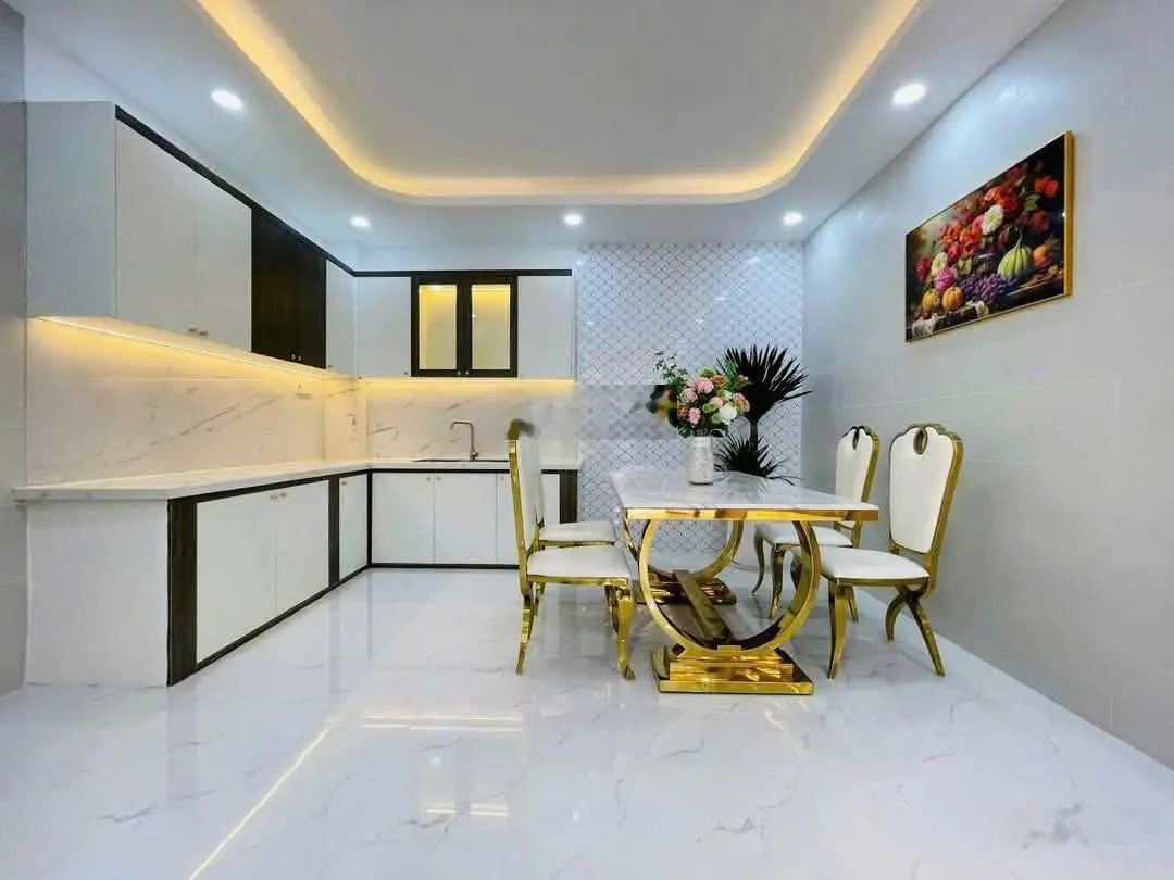 Bán nhà mặt phố, vị trí đắc địa Đ. Vĩnh Khánh - P. 9 - Q. 4, đang cho thuê 30 triệu