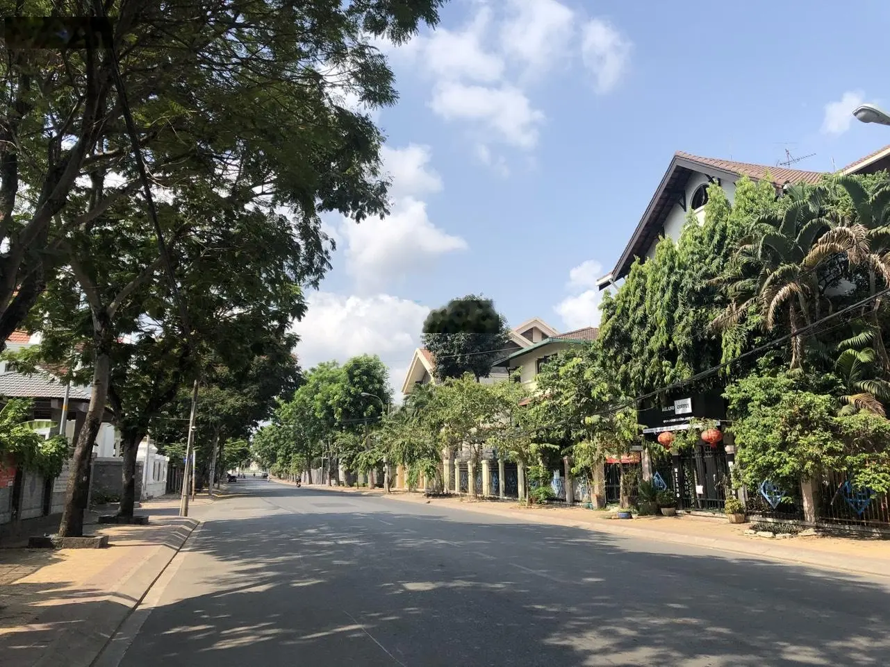 Bán gấp lô đất đẹp đường Nguyễn Văn Hưởng Thảo Điền Quận 2