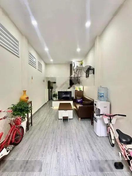 Nhà đẹp cho vợ chồng mới cưới chỉ 3.25 TỶ, MT Sư Vạn Hạnh, Phường 12, Quận 10, 2PN - 2WC, Sổ riêng