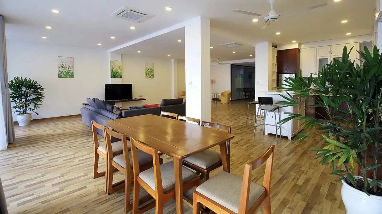 Đẳng cấp Tây Hồ toà apartment 343m2 11 tầng mặt phố Tô Ngọc Vân, giá hữu nghị