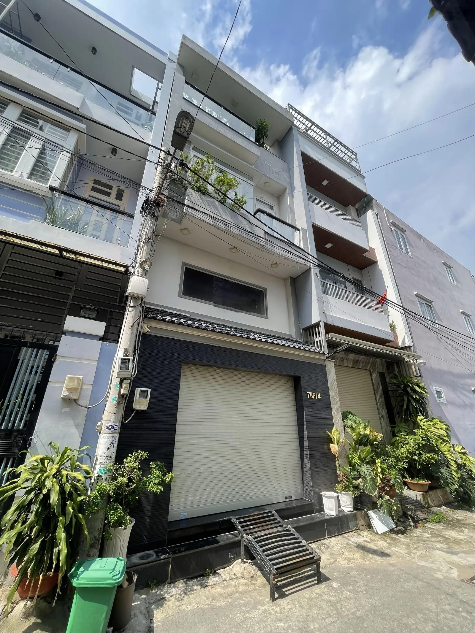 Nhà 3 tầng 180m2 sử dụng, gần Vạn Phúc City, UBND phường, Khu gần sông thoáng mát