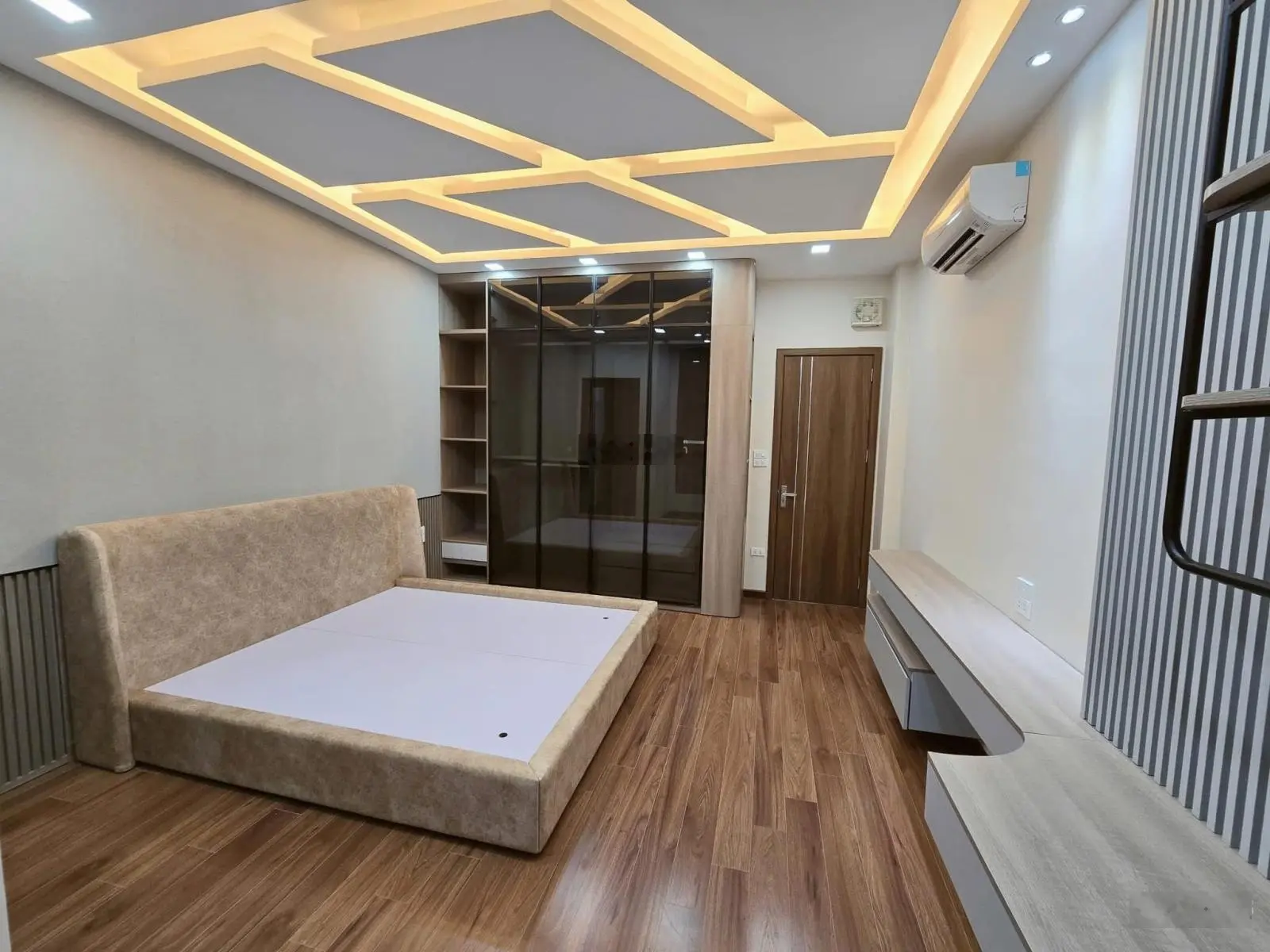 Giảm sâu 52m2, 5 tầng, thang máy, giá 9,5 tỷ, Lê Trọng Tấn, La Khê Hà Đông, ô tô, kinh doanh