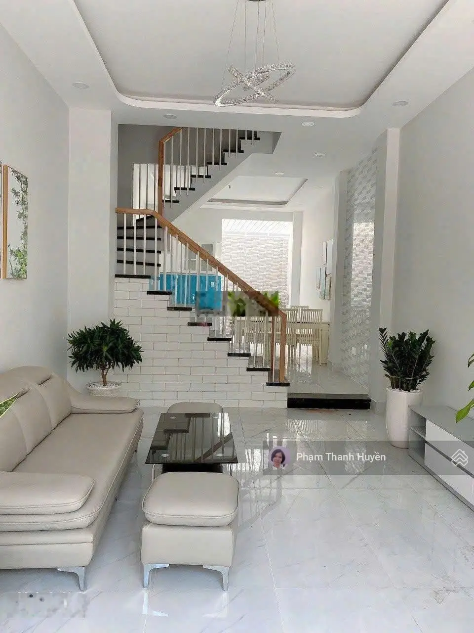 Hiếm - bán nhà mới xây đường hoa sữa khu Phan XÍch Long nhà 4 Lầu mới đẹp giá 16.5 tỷ thương lượng