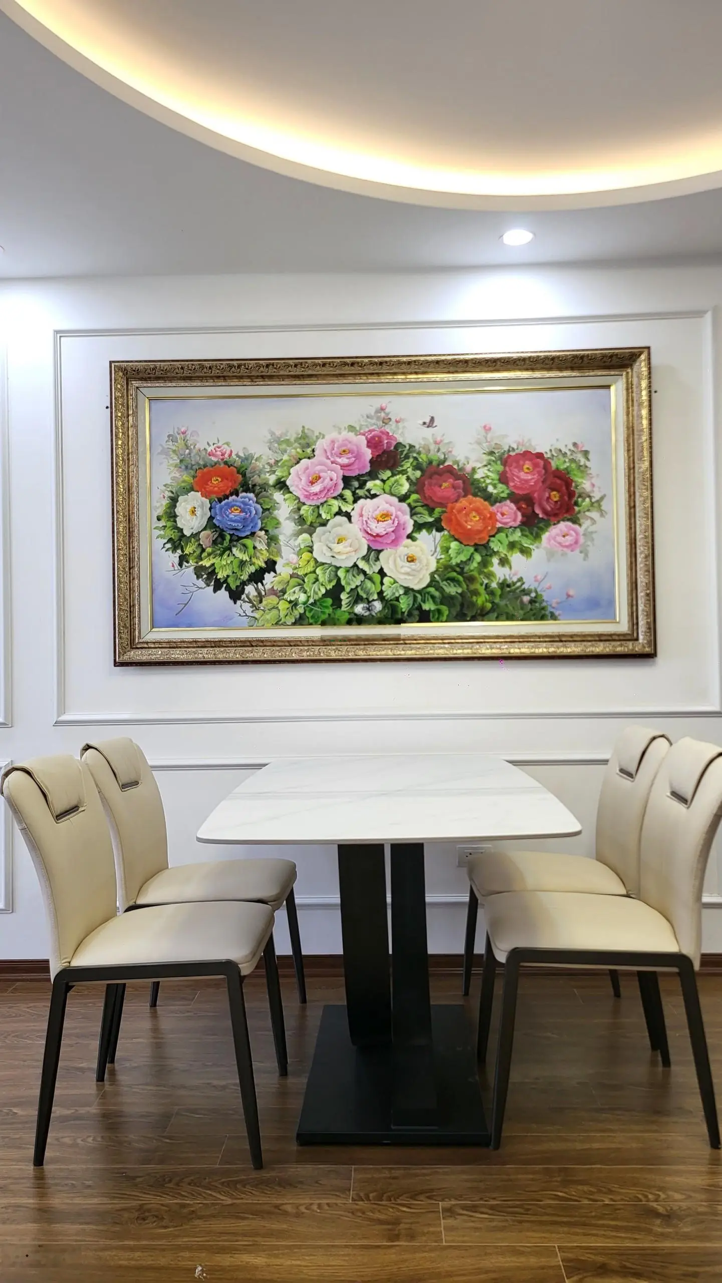 Nội thất Royal giá cực bất ngờ! Chính chủ bán gấp căn hộ tầng trung, 2 ngủ 2vs tòa FLC Quang Trung