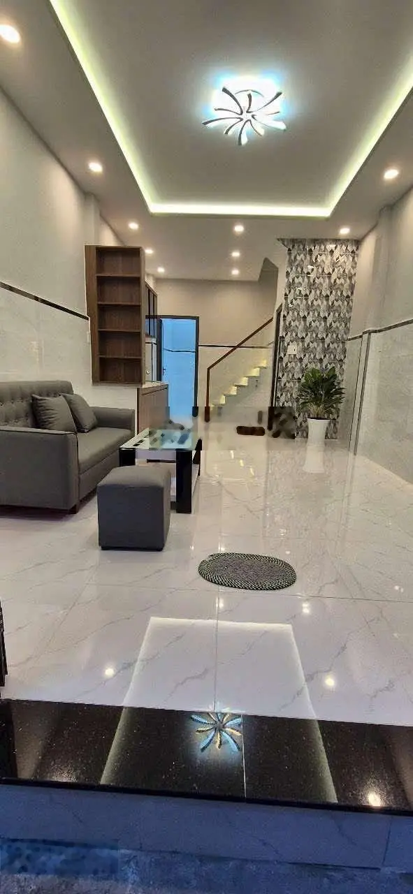 Quận 11 đường Lê Thị Bạch Cát, DT 40m2 ngang 4m rộng giá 4.25 tỷ nhà mới