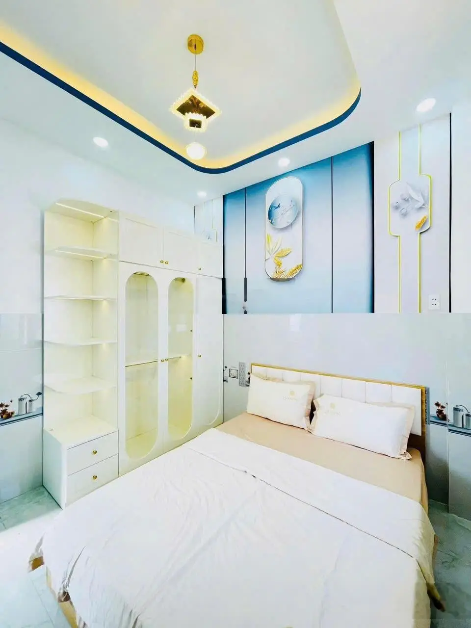 Bán nhà MT kinh doanh buôn bán chỉ 4 tỷ 350 - nhà 2 tầng đẹp tuyệt vời - hót rầm rộ đường 10 mét