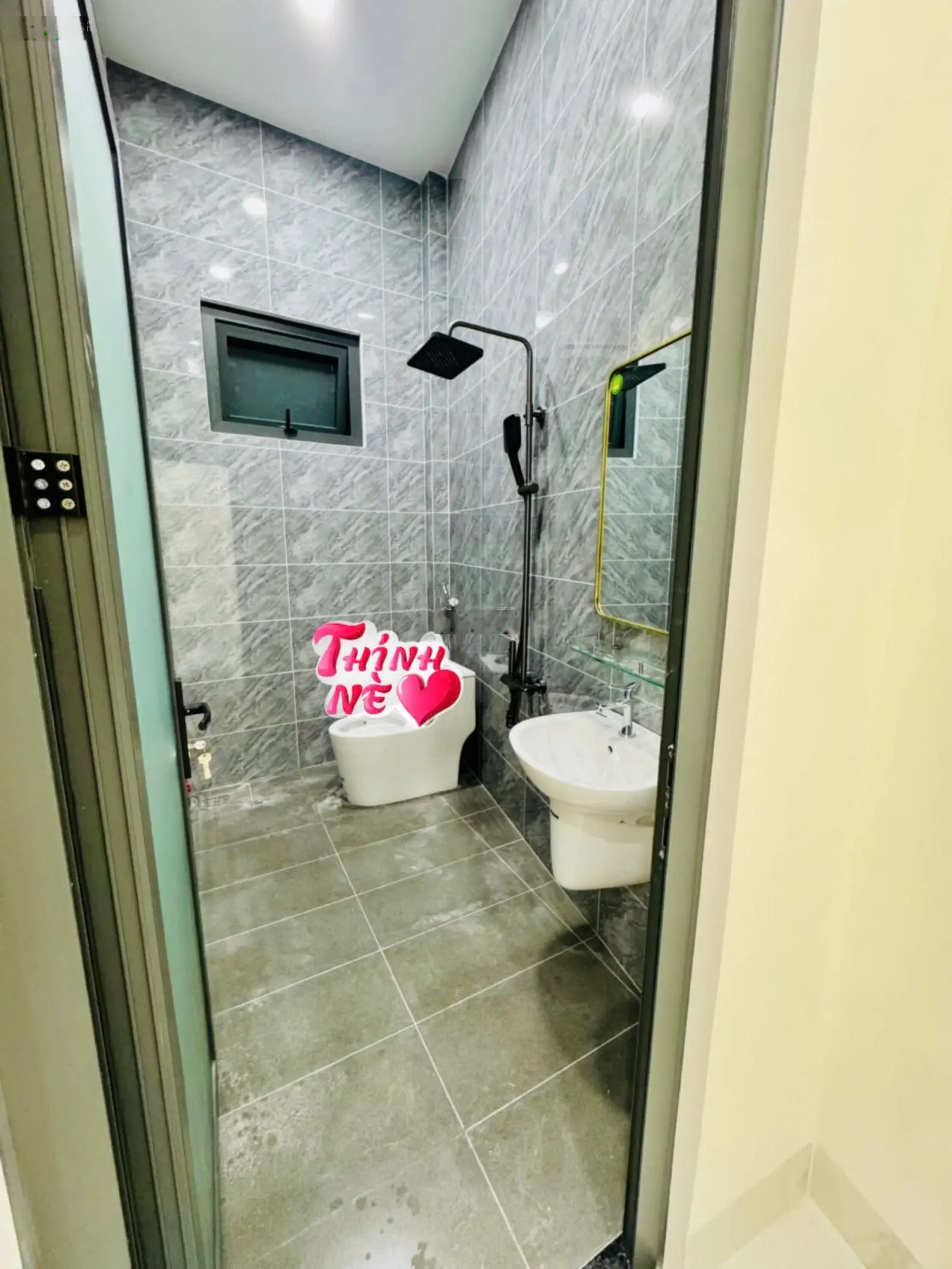 Bán nhà Phú Hoà , giá rẻ nhất khu , có đầy đủ nội thất và nhà rất đẹp , 2pn 2wc giá chỉ 2ty550