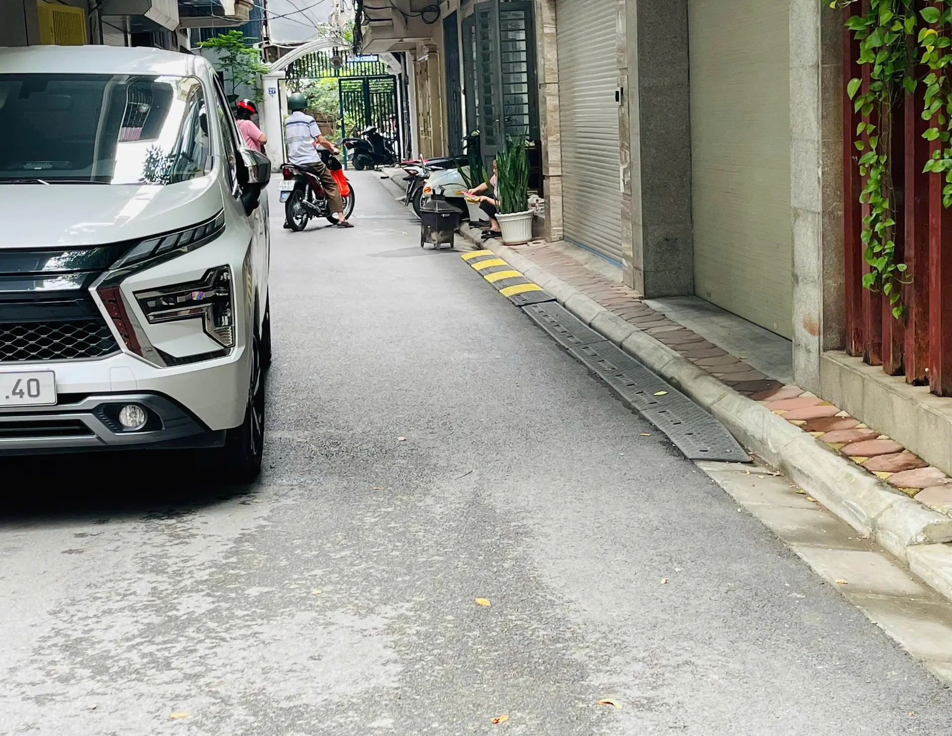 Chính chủ bán căn số 14 ngõ 104 định công thượng. phân lô - ô tô đỗ cửa - 65m2 * 4 tầng * 5 ngủ.