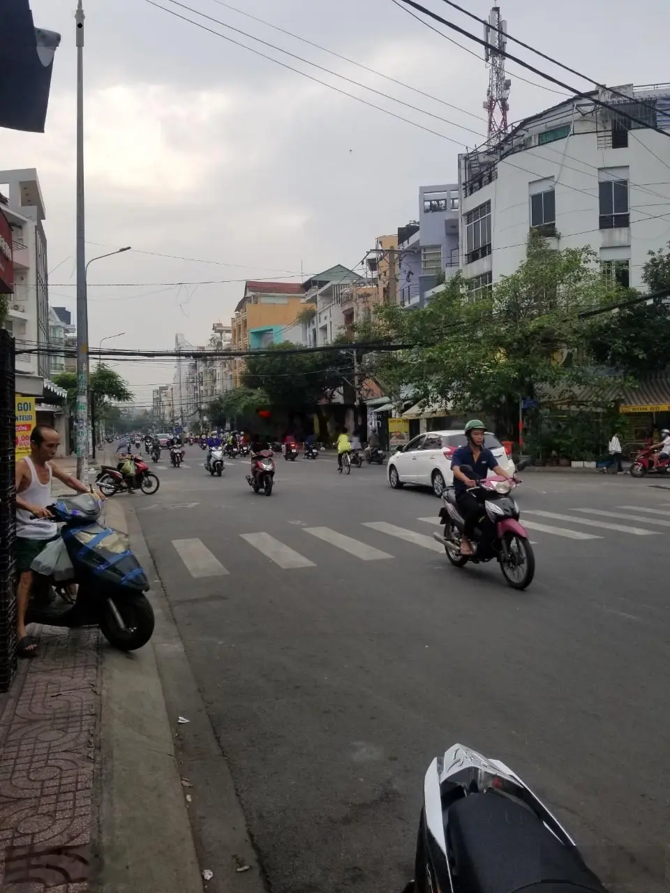Bán gấp căn nhà 2 MT đường Chợ Lớn P11, Q6 DT 6*40 công nhận 240m2. Giá bán 26,5 tỷ. Nhỉnh 100tr/m2