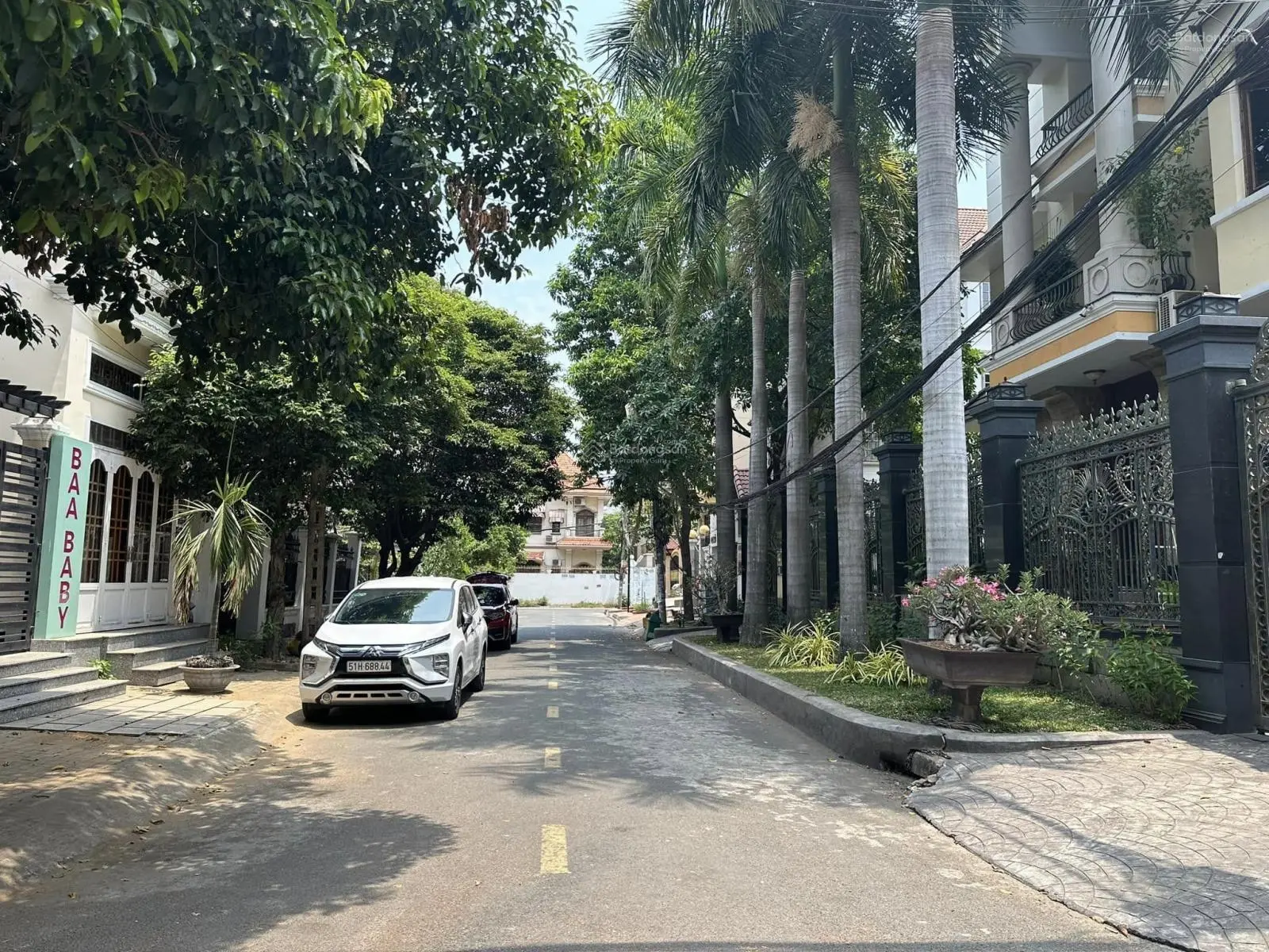 Biệt thự Trần Não Q2, lô góc 2 mặt thoáng, 360m2, 4 tầng, thang máy, tặng toàn bộ nội thất