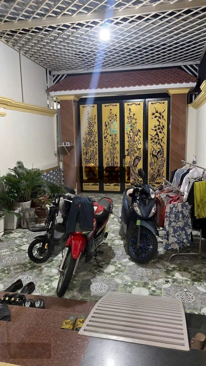 Nhà mặt tiền kinh doanh buôn bán. Diện tích 115m. Giá 4 tỷ 650.