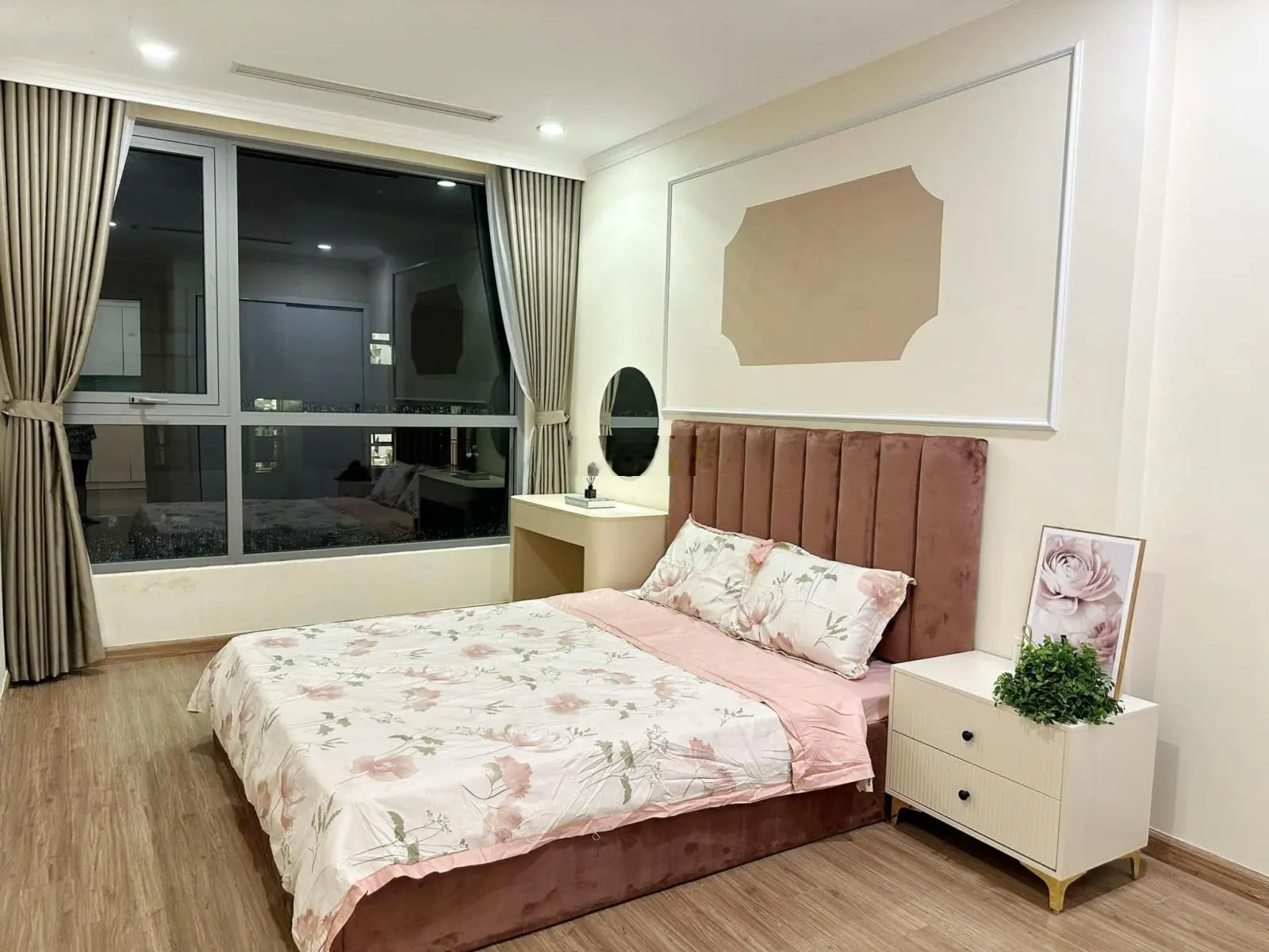 Chính chủ cần bán em 2pn 2vs dt 86,5m2 tầng 1x, trục số 10 tại n07 b2 kđt mới dịch vọng thành thái