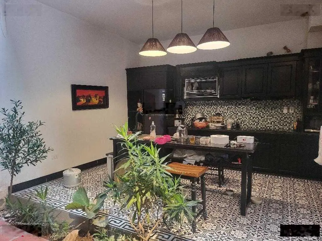 View hồ vườn hồ Long Biên* kinh doanh - nghỉ dưỡng, 3 tầng x 90m2 bề thế, MT 8,2m, ô tô đỗ ngày đêm