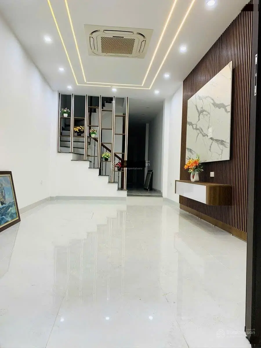 Bán nhà ngõ 97 Phố Văn Cao, Ba Đình 44m2*5T, thang máy, 2thoáng, 20m ra oto, giá 15tỷ.