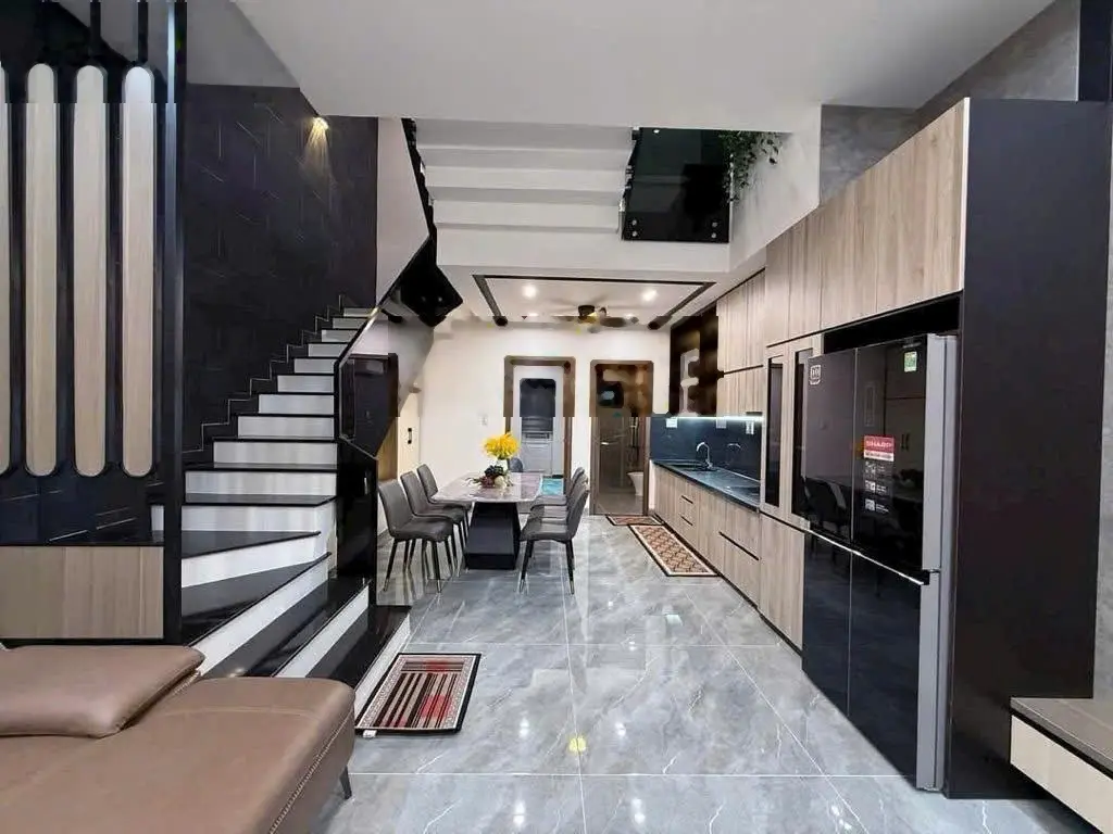 Siểu phẩm 3 tầng mới 100% full nội thất chỉ xách vali vào ở ngay đường hòa minh 14 chỉ nhỉnh 6 tỷ