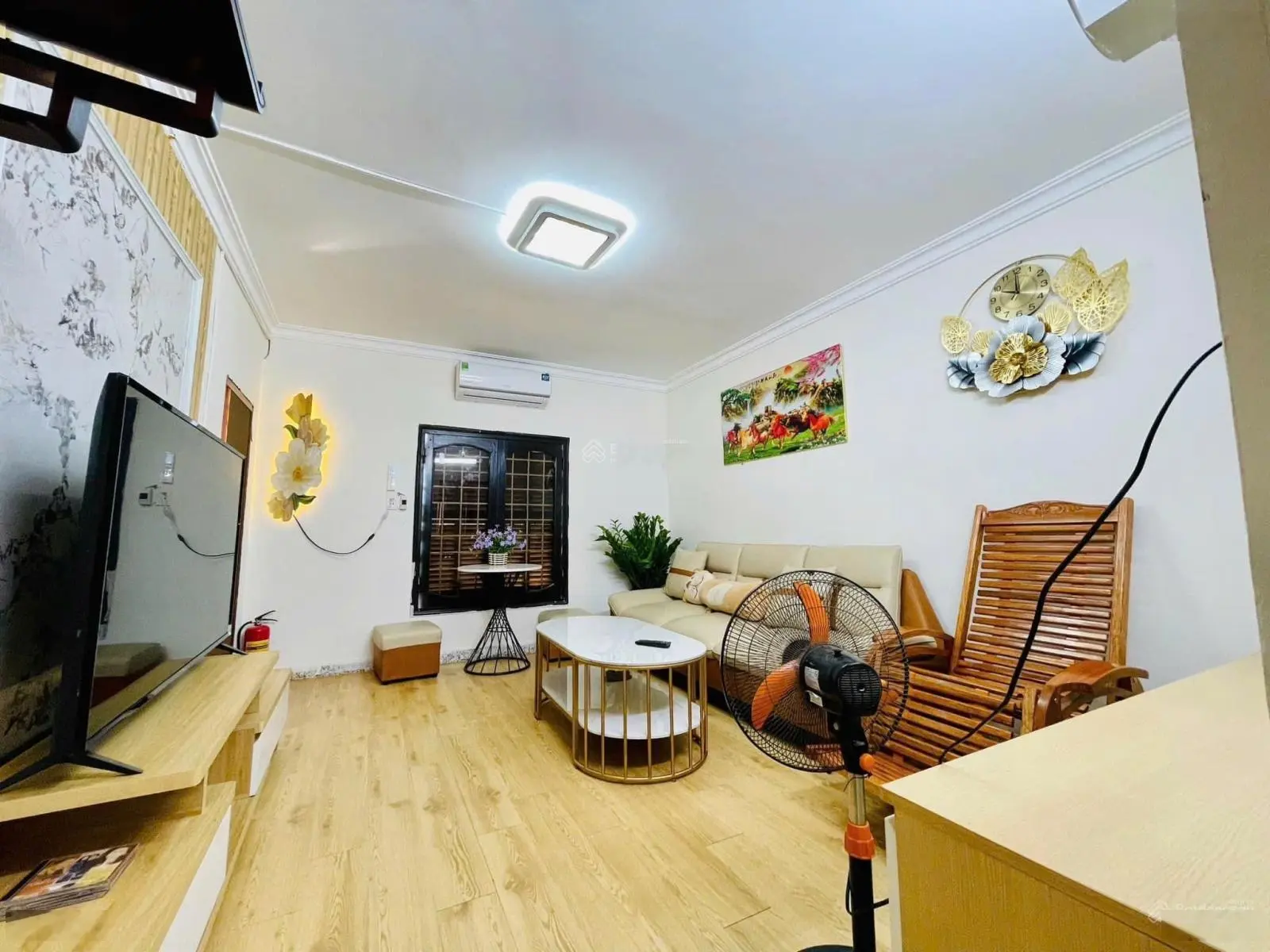 Siêu phẩm_tập thể quỳnh mai_hai bà trưng_tầng 3_2 thoáng_70m2 2pn full nt chỉ 3,19 tỷ