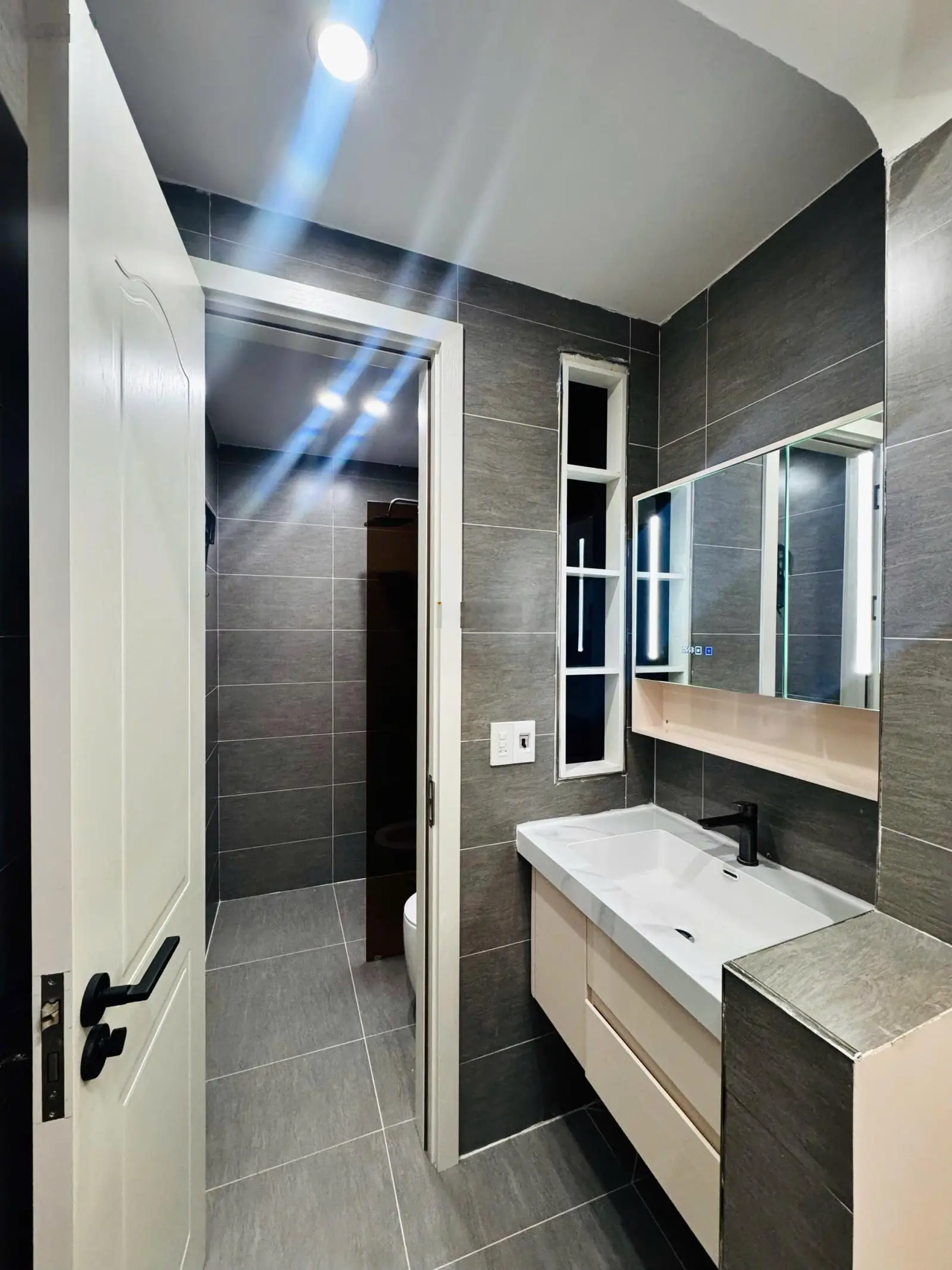 Bán nhà villa sân vườn 90m2 tuyệt đẹp. Full nội thất. phố Hai Bà Trưng