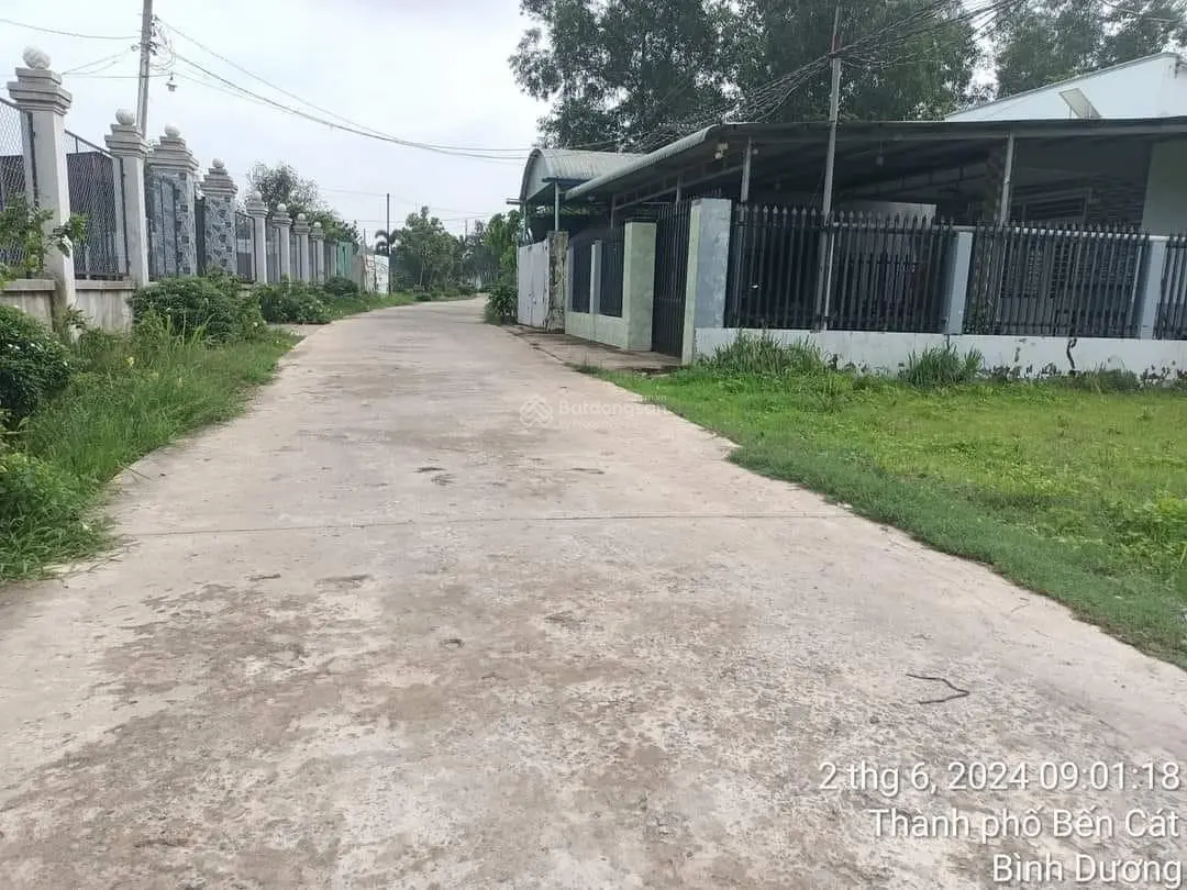 Bán đất thổ cư mặt tiền đường xe hơi tránh giá 900 triệu, diện tích 100 m2, tại Phường Tân Định, Bến Cát, Bình Dương