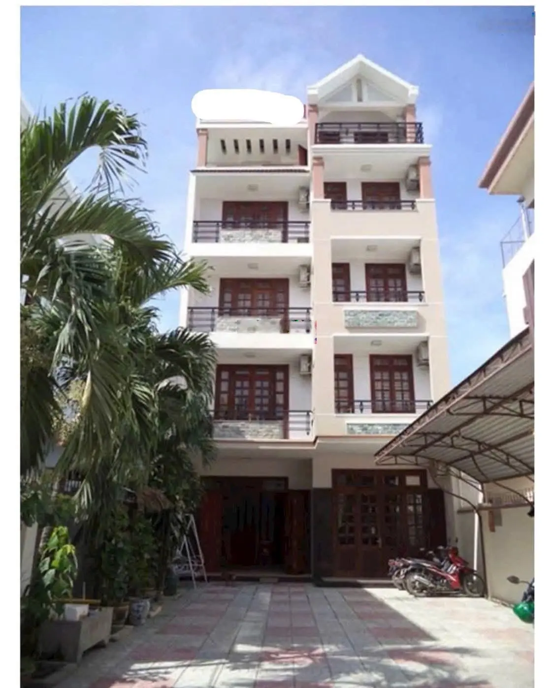 Bán khách sạn 6 tầng Vĩnh Hải Nha Trang cách biển 500m/ LH 0987845639 e Huyền Nha Trang