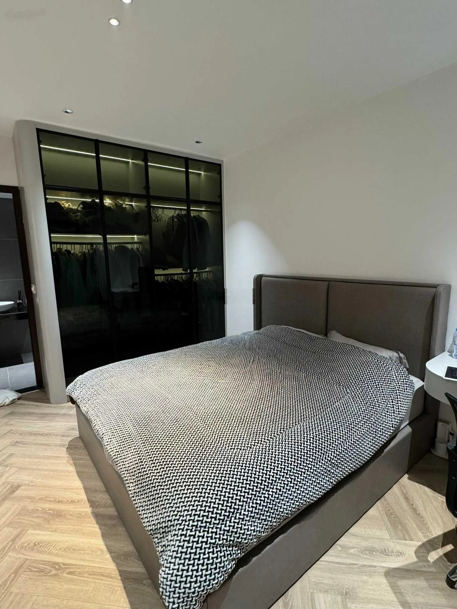 Bán CH dự án Pandora, Triều Khúc,82m2, 2N2W, Full nội thất, sổ đỏ lâu dài, giá 5,2 tỷ.LH 0866 839 ***
