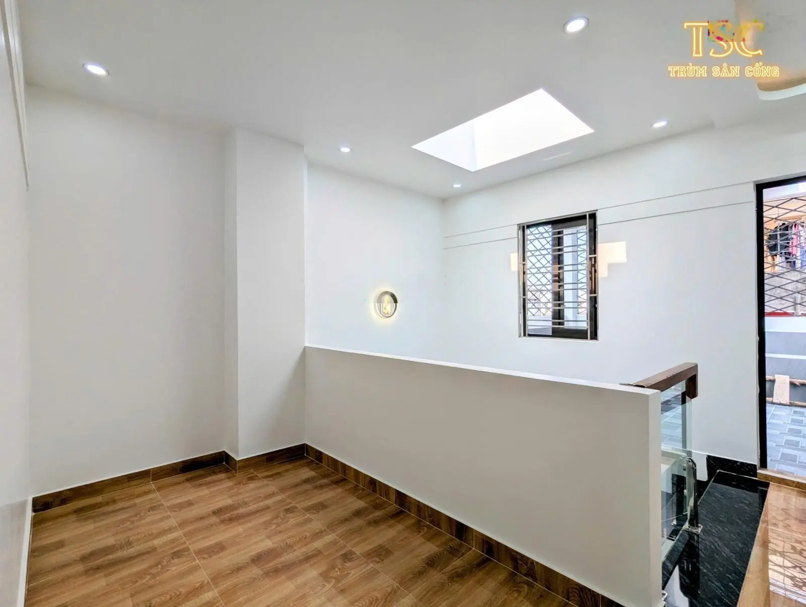 - Nhà xây mới,mặt ngõ, chỉ sau nhà mặt đường tuyến 2 Trần Nguyên Hãn -66m2 x 4 tầng