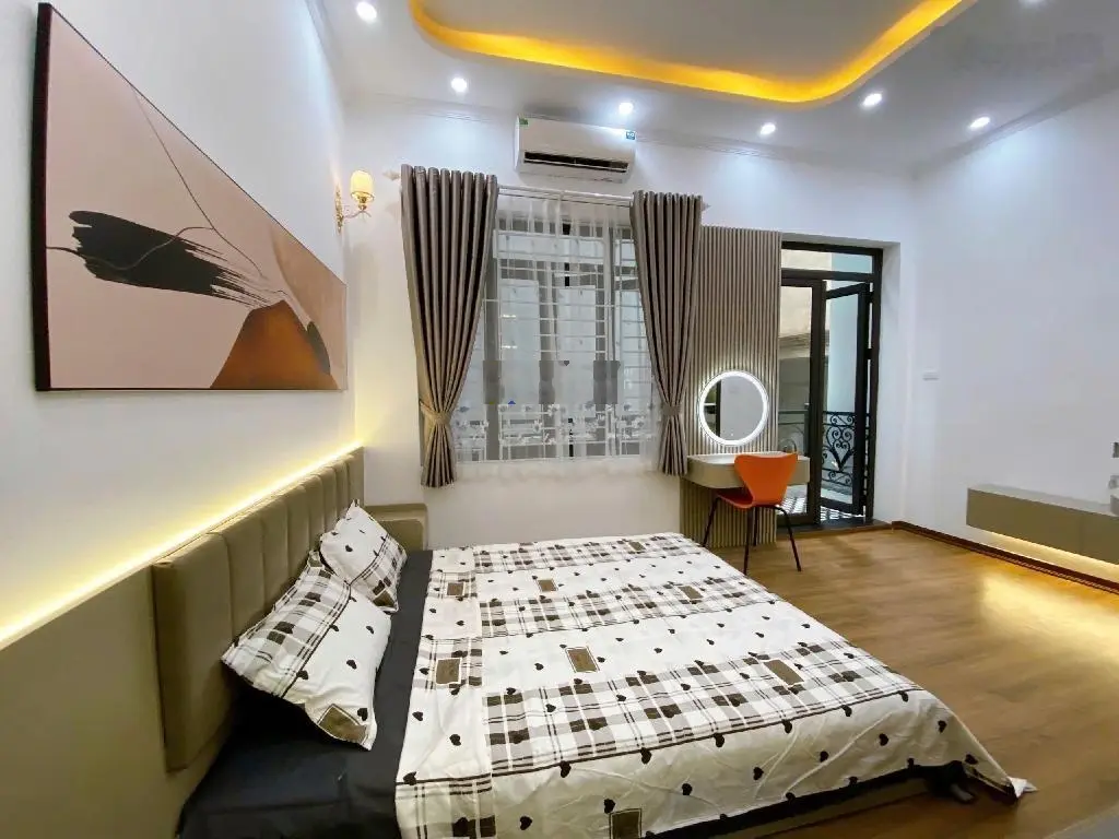 Nhà An Dương, 5 tầng xây mới, đầy đủ nội thất, thiết kế sân vườn, ban công thoáng sáng, tiện nghi