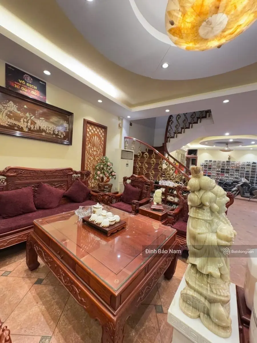 Đội Cấn 108m2 5 tầng mặt tiền 16.8m lô góc 2 mặt tiền ô tô tránh sổ đỏ vuông đẹp cách mặt phố 20m