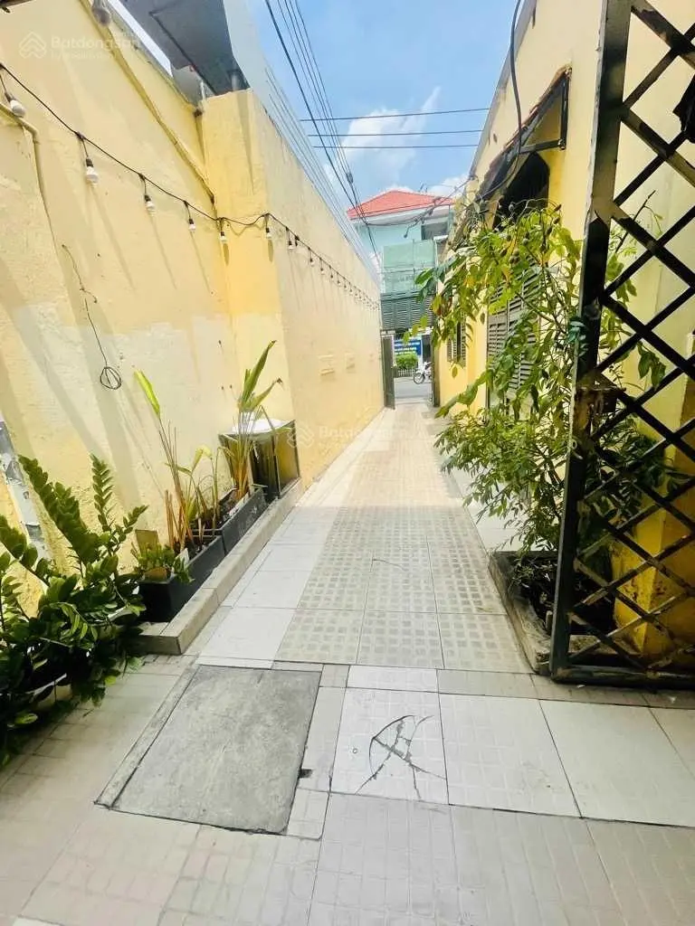 Mặt tiền Lê Lợi, khu kinh doanh sầm uất, ngang 9m, nở hậu, 210m2, dòng tiền 60tr/tháng