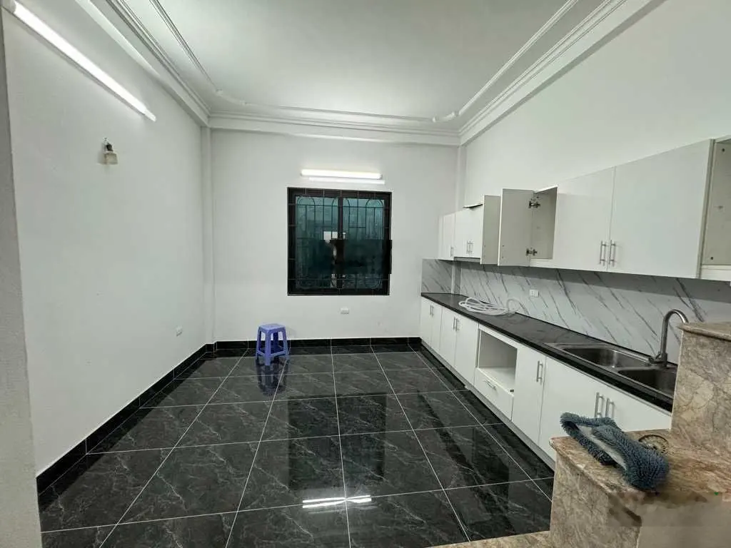Gần phố, ngõ rộng 48m2, 4 tầng, 6.6 tỷ - Định Công - Hoàng Mai - HN