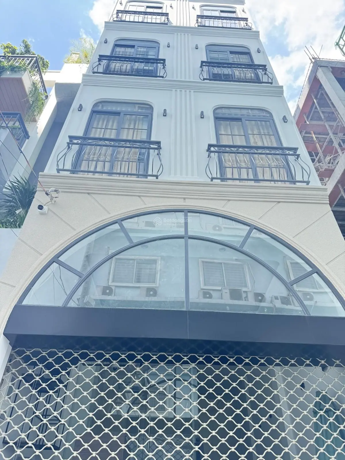 Siêu phẩm dòng tiền, nhà 4 tầng có thang máy, hẻm 5m, linh đông thủ đức