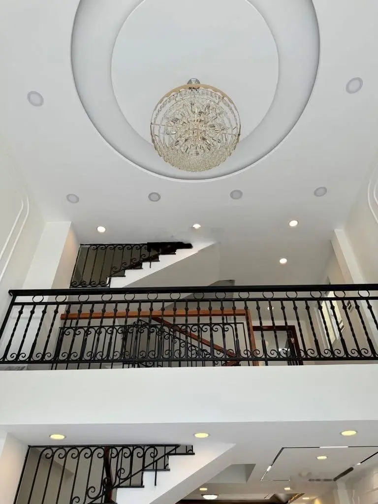 Nhà đẹp vuông vức - 66m2 - 5,2x13m - Ngay Đầm Sen, Hoà Bình - Chỉ 10 tỷ TL