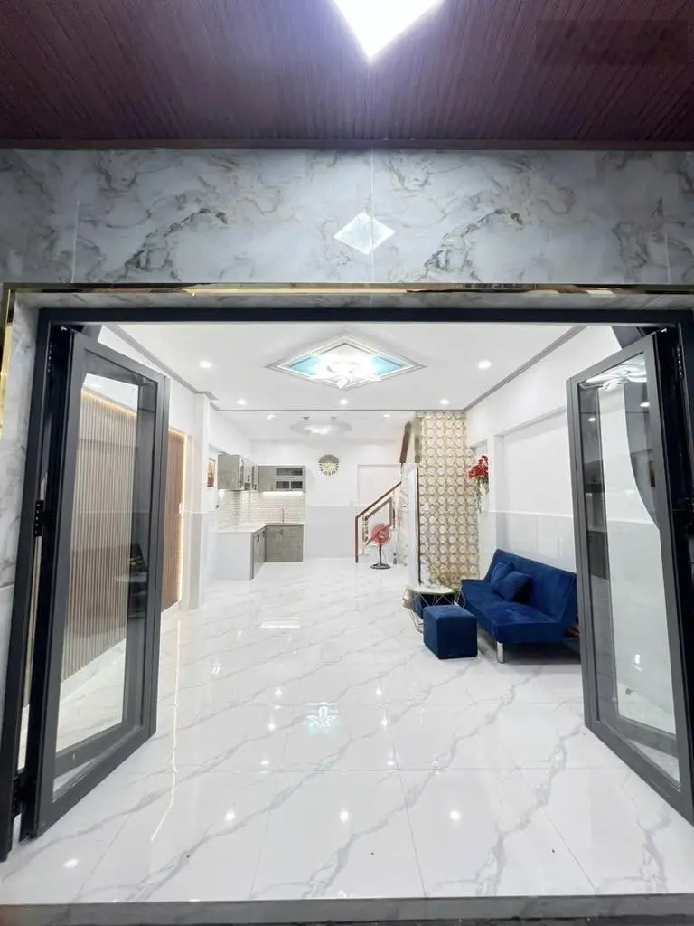 Nhà siêu đẹp, Lạc Long Quân, 66m2, ngang 4,6m, nở hậu, giá nhỉnh 3 tỷ, sổ hồng