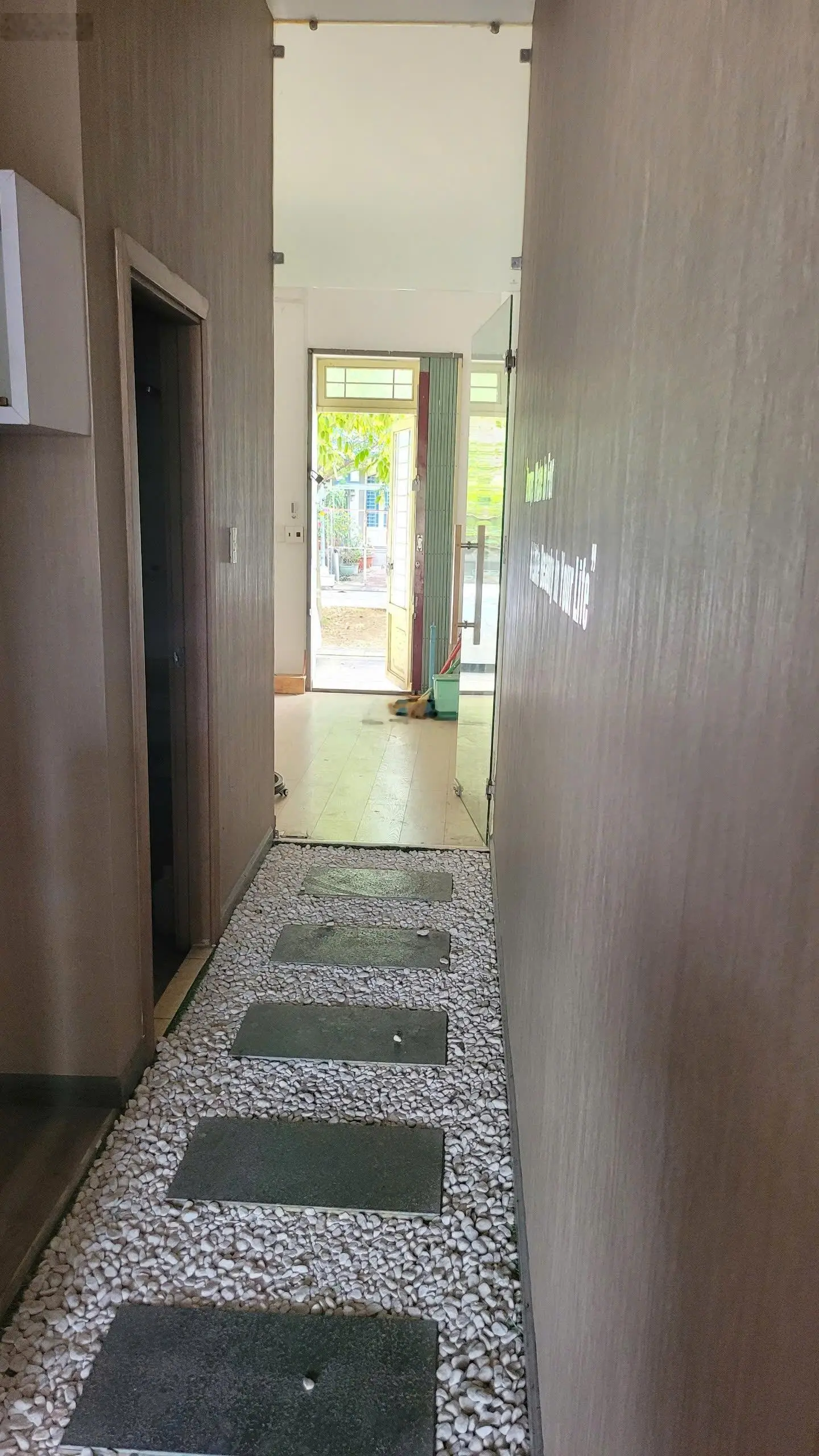 Bán nhà mặt phố tại Phạm Văn Đồng, 16 tỷ, diện tích xây dựng 54m2, diện tích sàn 197,2m2, 5PN, 3WC