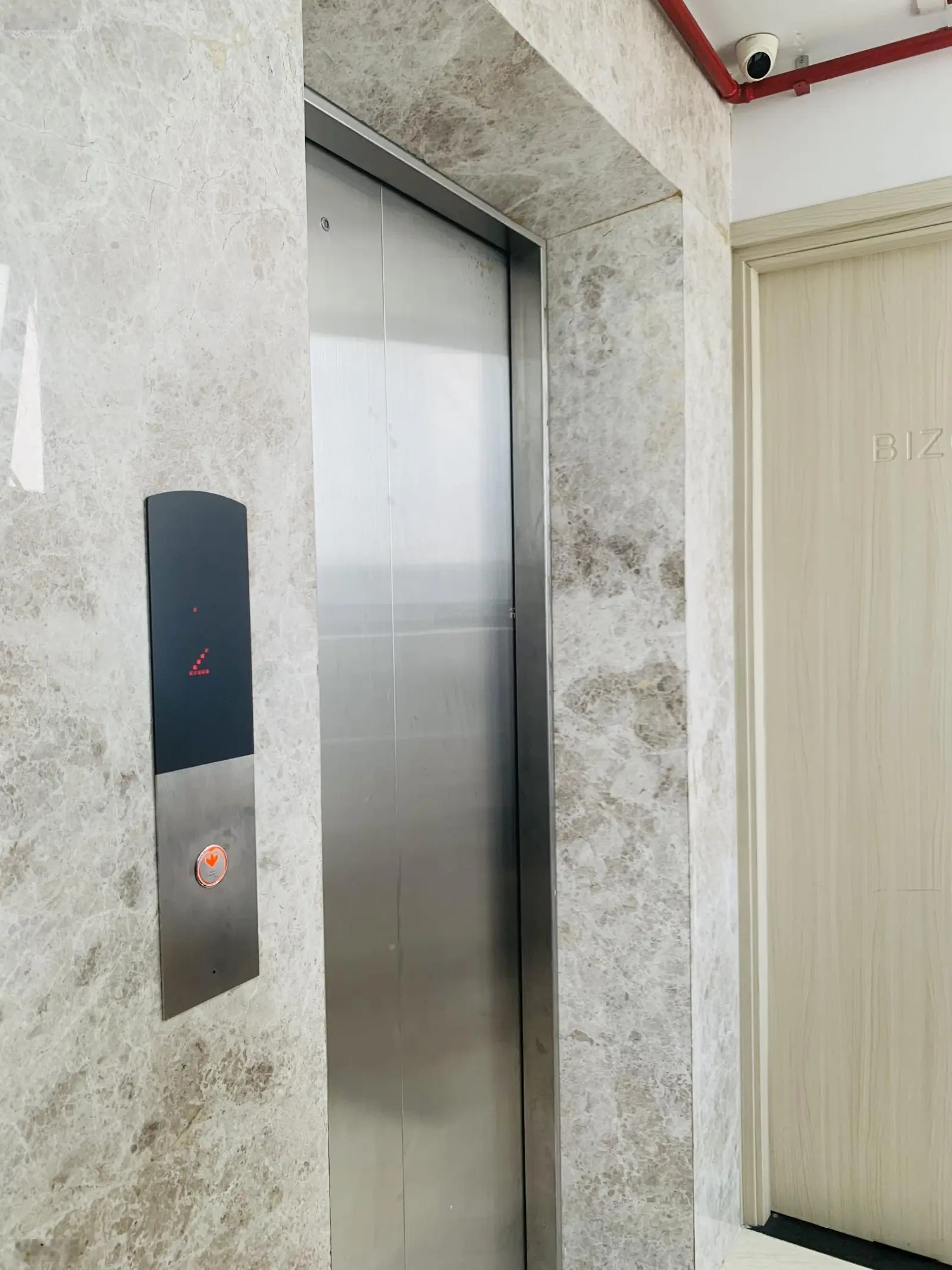 Chào bán toà căn hộ vip nhất sông Hàn 131.2m2, 8 tầng 20 phòng, doanh thu 130 triệu/tháng